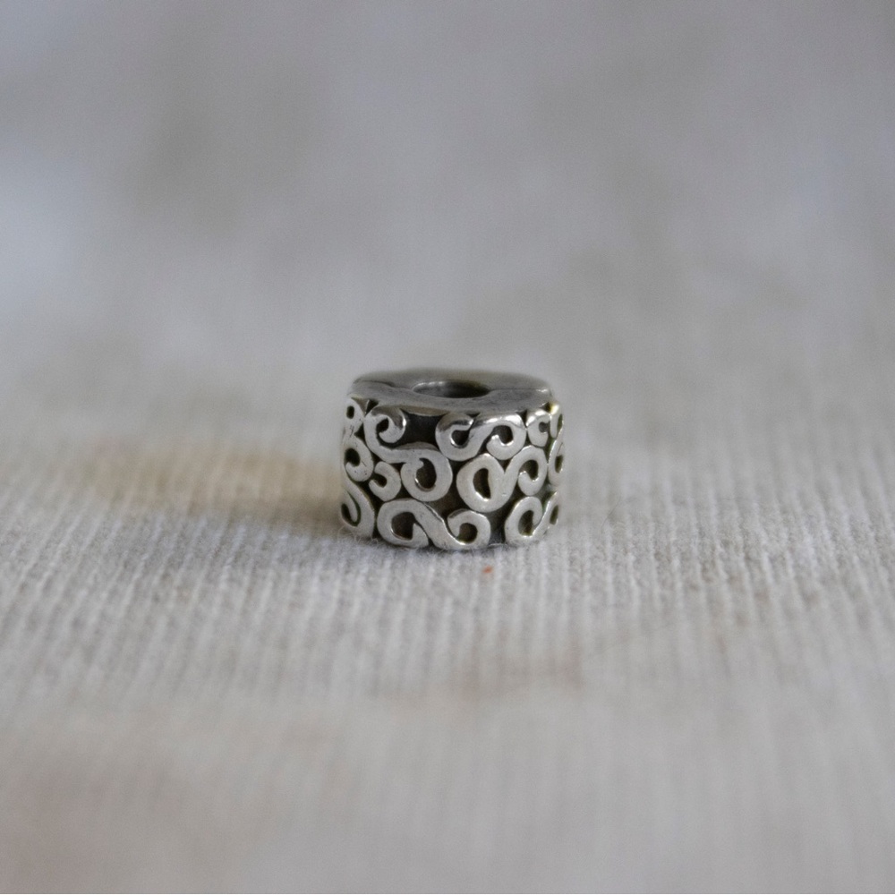 Authentic Retired Pandora S Clip